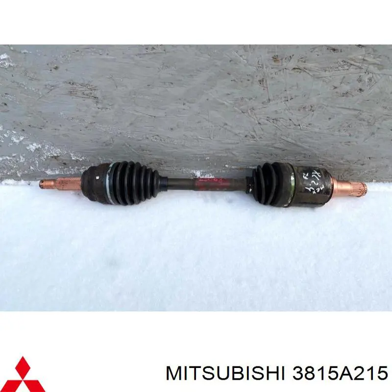 3815A215 Mitsubishi Привід лівий