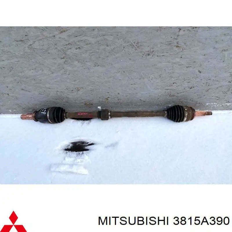 3815A390 Mitsubishi Привід передній правий