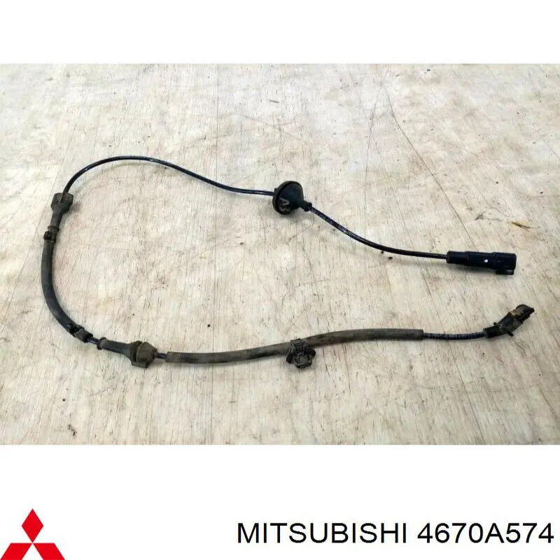 4670A574 Mitsubishi датчик абс (abs задній, правий)