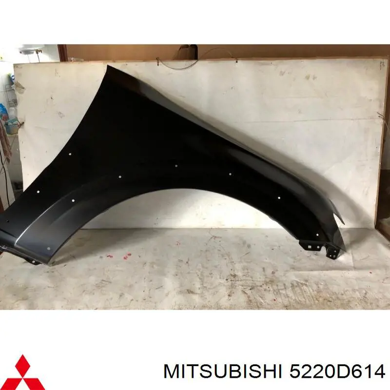 Крило переднє праве Mitsubishi 5220D614 ціна, від 71.73 USD