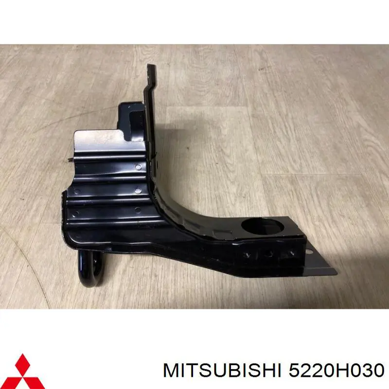 5220H030 Mitsubishi Кронштейн передньої панелі, правий