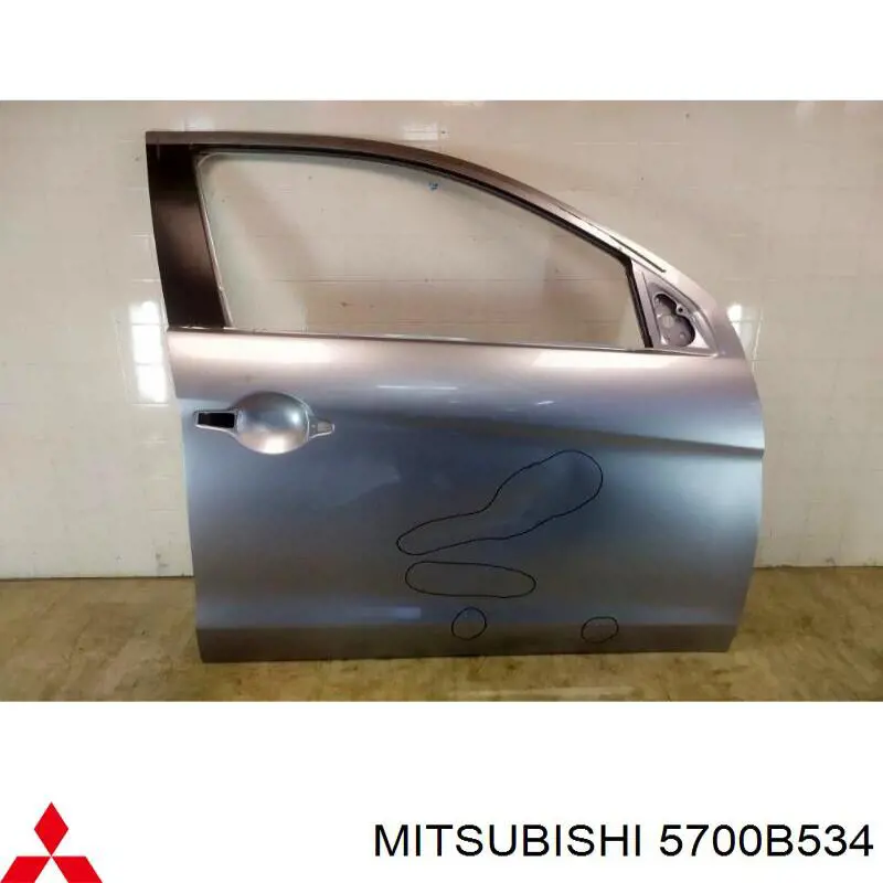 5700B226 Mitsubishi двері передні, праві