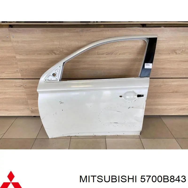 Двері передні, ліві Mitsubishi 5700B843 ціна, від 126.67 USD