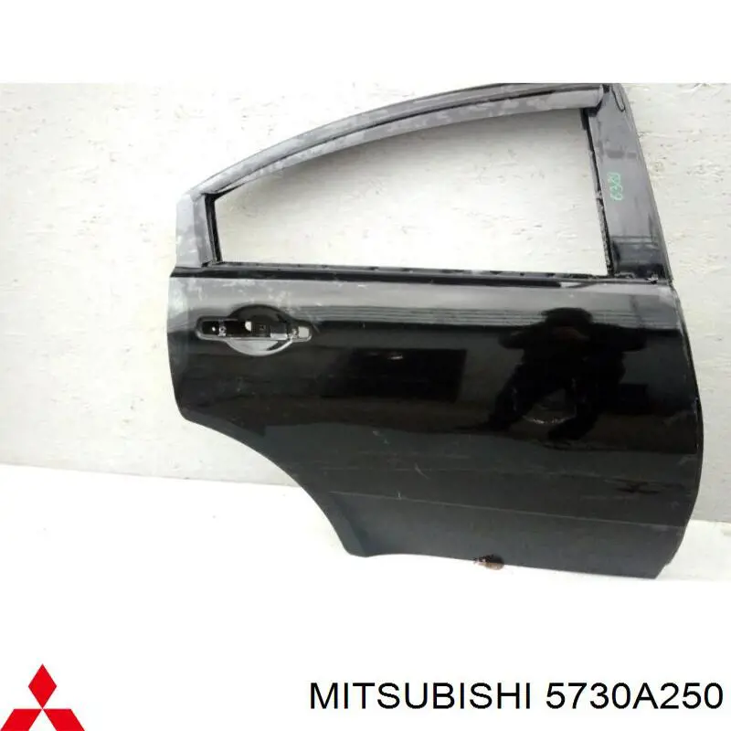 Двері пасажирські задні праві на Mitsubishi Galant IX DJ, DM