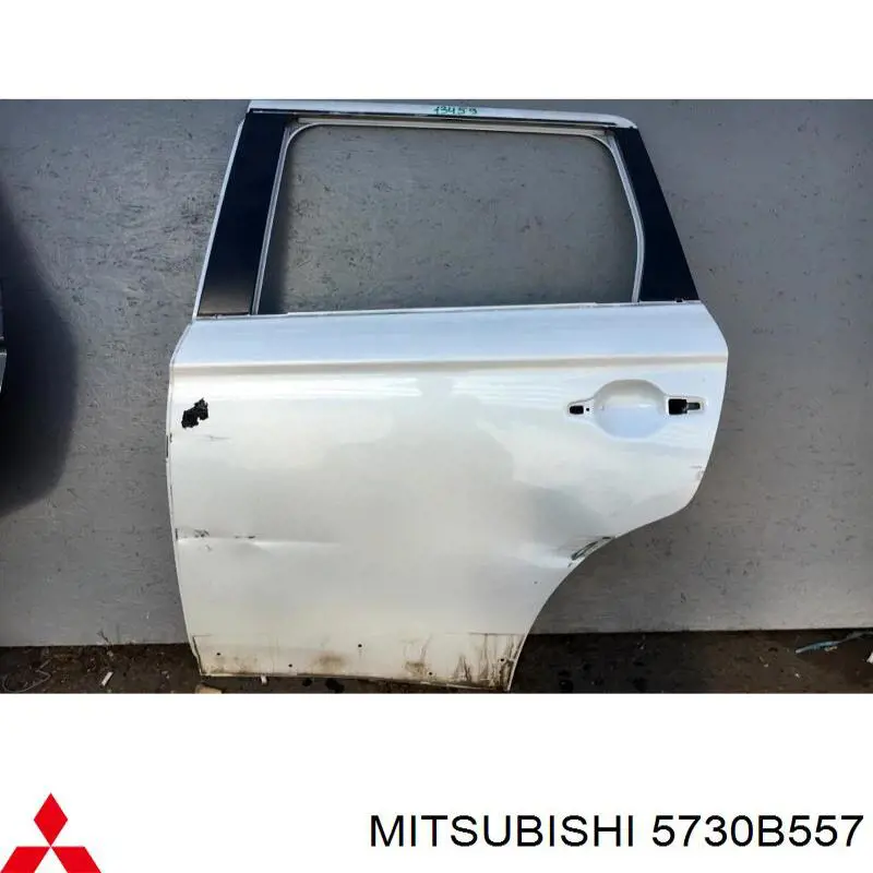 5730B557 Mitsubishi двері задні, ліві