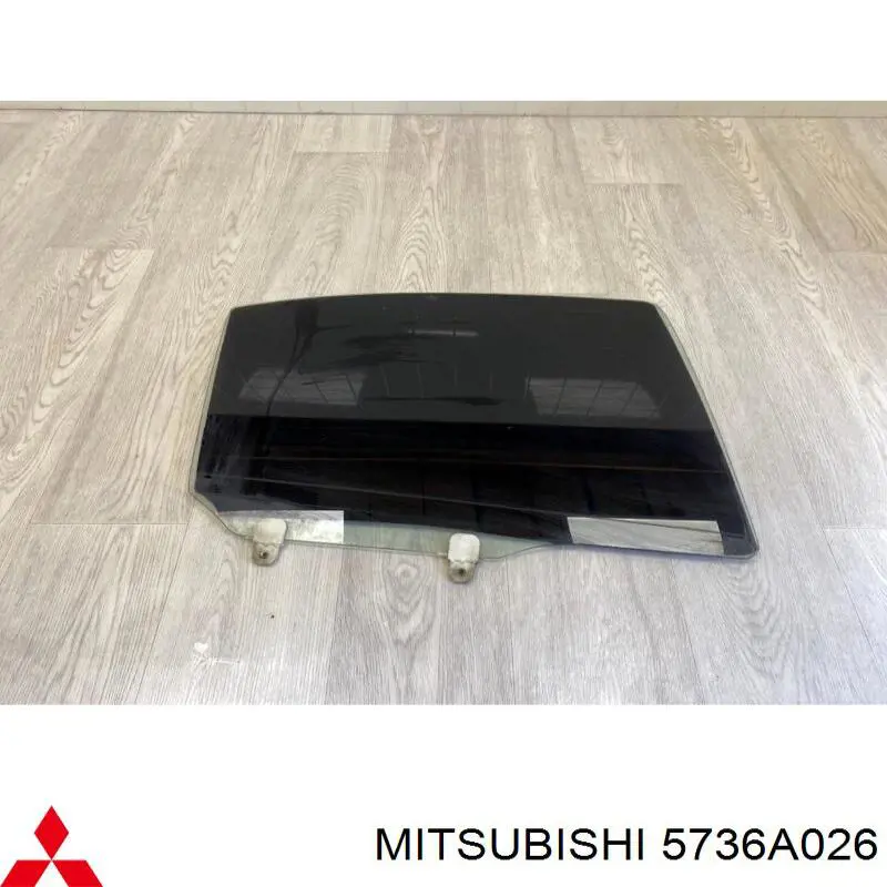 5736A534 Mitsubishi скло задньої двері правої