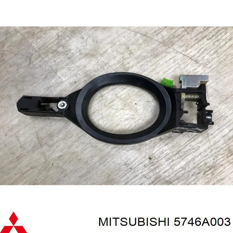 5746A003 Mitsubishi Тримач зовнішньої ручки дверей, задніх лівих