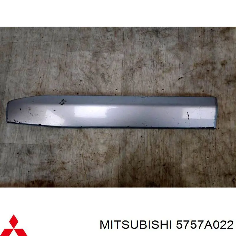 Купити 5757A022 Mitsubishi Молдинг задніх правих дверей