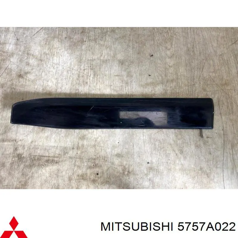 Молдинг задніх правих дверей Mitsubishi 5757A022 ціна, від 13.26 USD