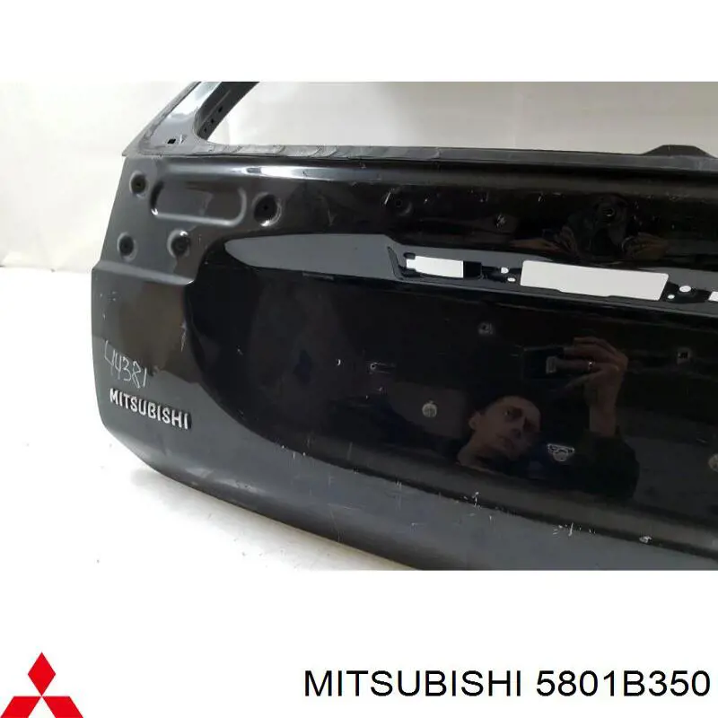 П'яті двері Mitsubishi 5801B350 ціна, від 1094.99 USD