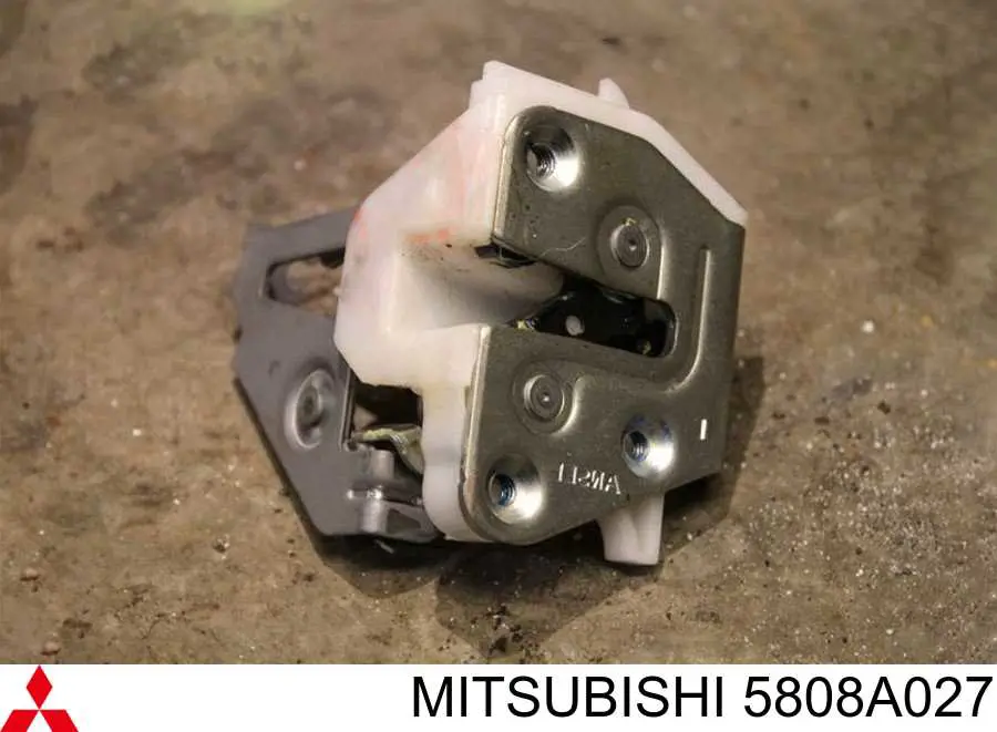 5808A027 Mitsubishi Замок п'ятих дверей