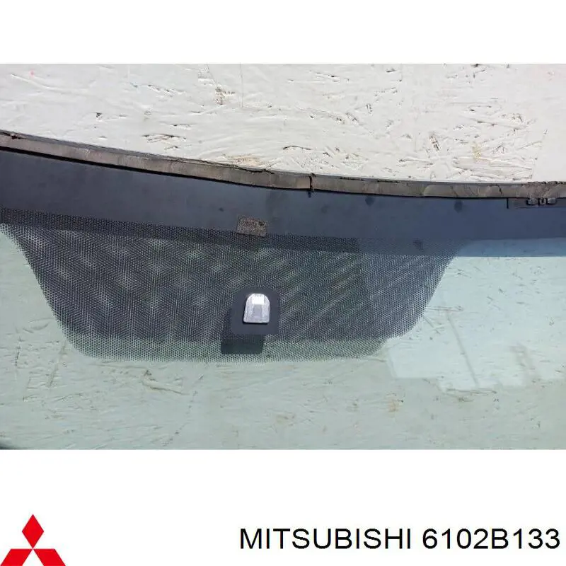 6102B133 Mitsubishi скло лобове