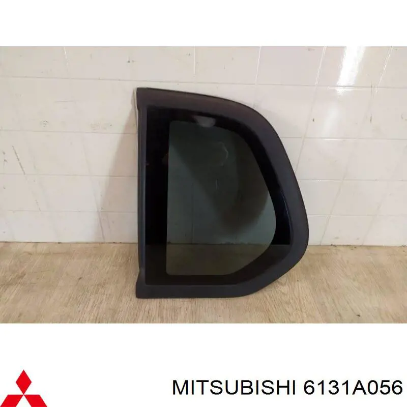 Купити MN146090 Mitsubishi Скло багажного відсіку, праве