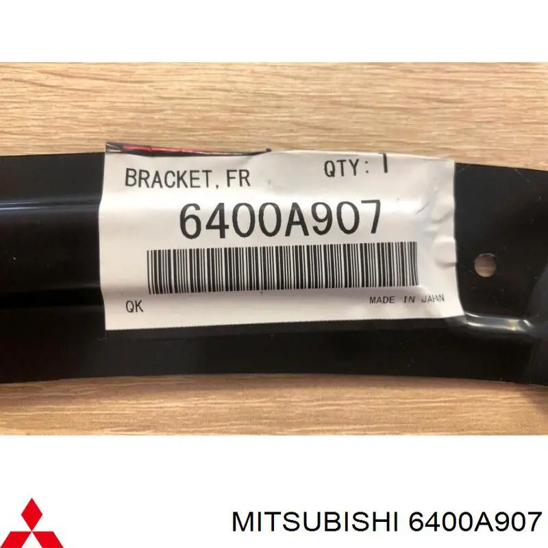 6400A907 Mitsubishi направляюча переднього бампера, ліва