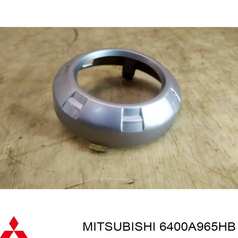 Обід (окантовка) фари противотуманної, правої Mitsubishi 6400C917HAT ціна, від 22.22 USD