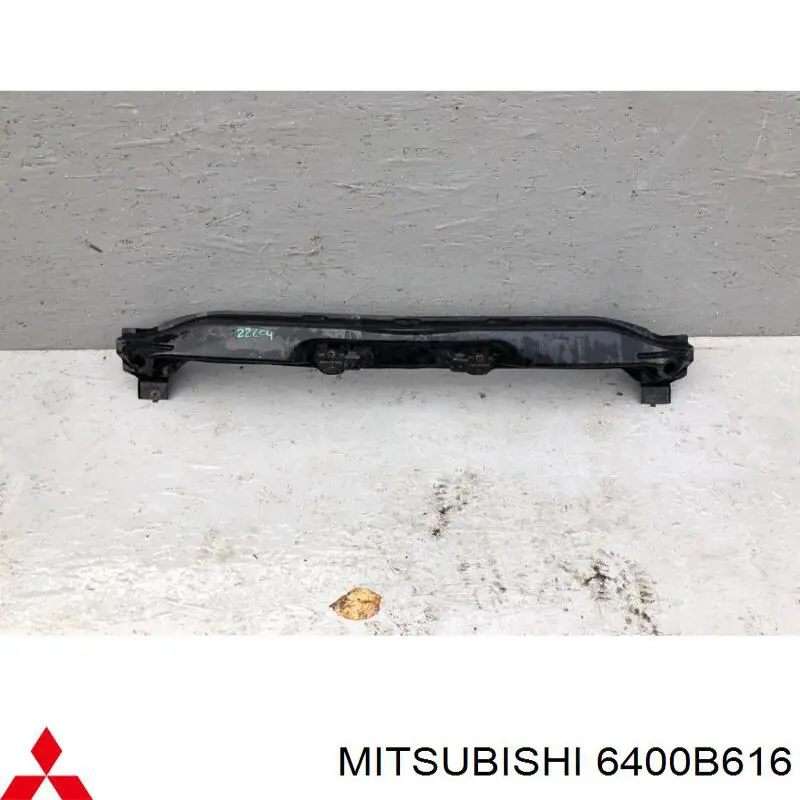 Балка бампера переднього на Mitsubishi L 200 IV KA, KB