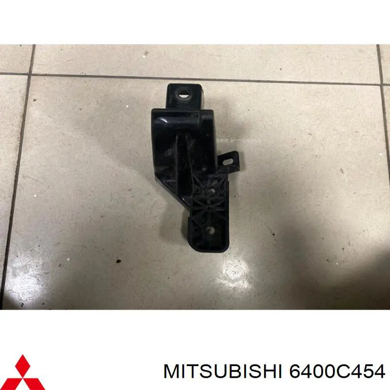 Праве кріплення переднього бампера Mitsubishi 6400C454 ціна, від 6.16 USD