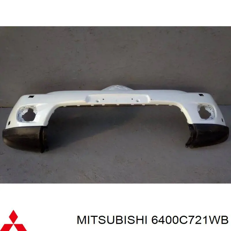6400F901 Mitsubishi Бампер передній в зборі