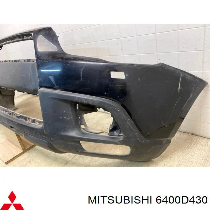 6400D430 Mitsubishi Бампер передній в зборі