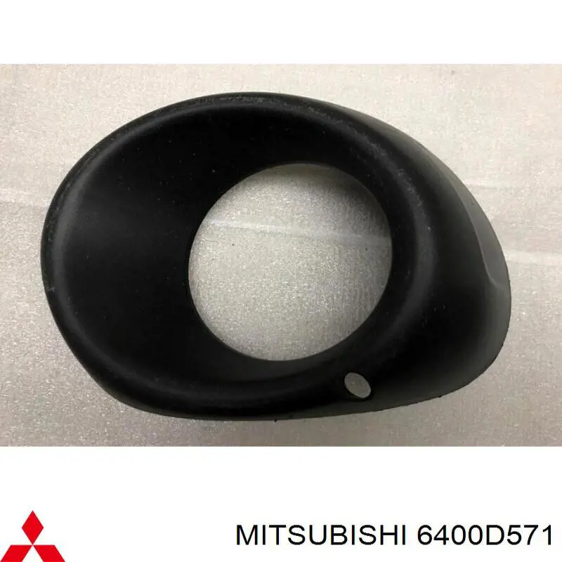 6400D571 Mitsubishi Ободок фари протитуманной