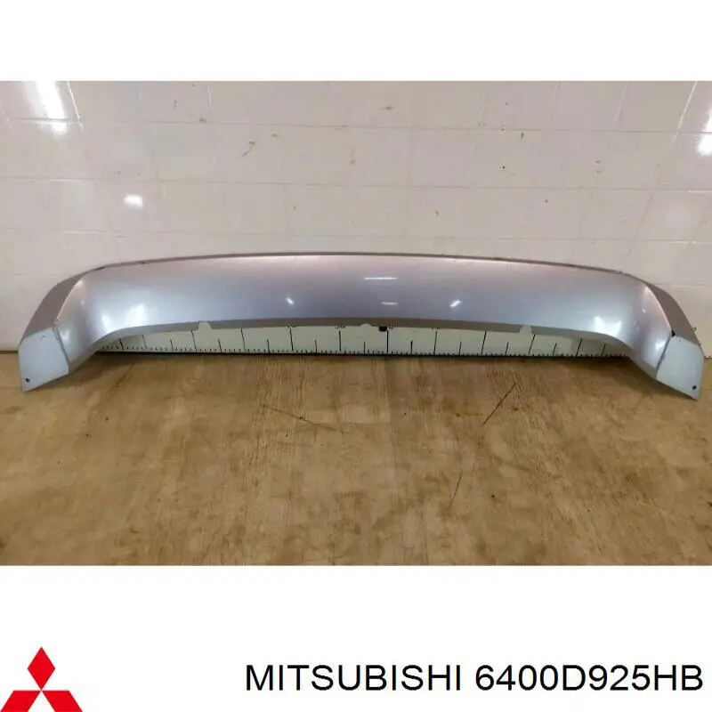 Нижня накладка на передній бампер Mitsubishi 6400D925HB ціна, від 147.07 USD