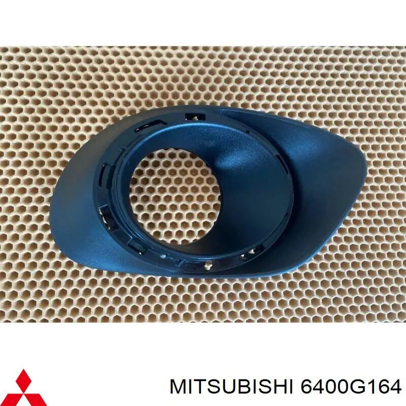 Купити 6400G164 Mitsubishi Заглушка/ решітка протитуманних фар бампера переднього, права