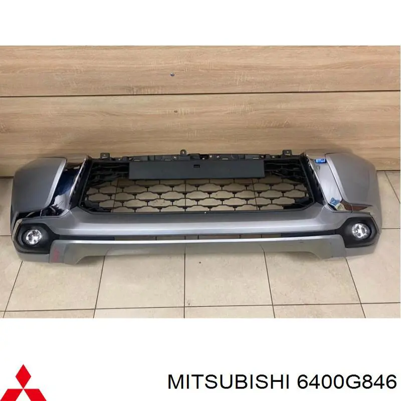 6400G846 Mitsubishi Бампер передній в зборі