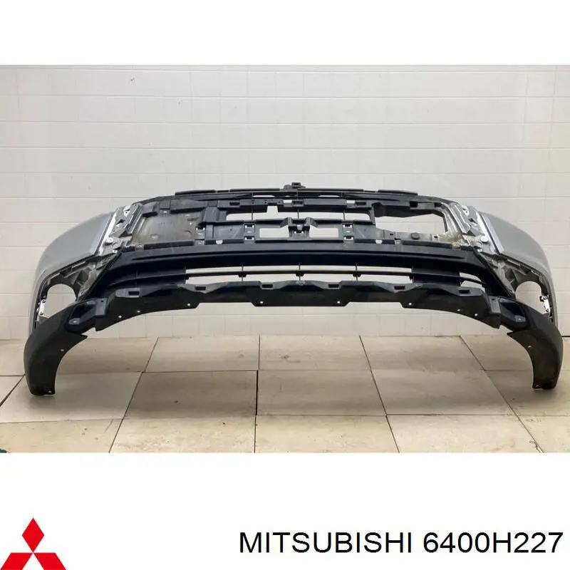 Бампер на авто Mitsubishi 6400H227 ціна, від 104.44 USD