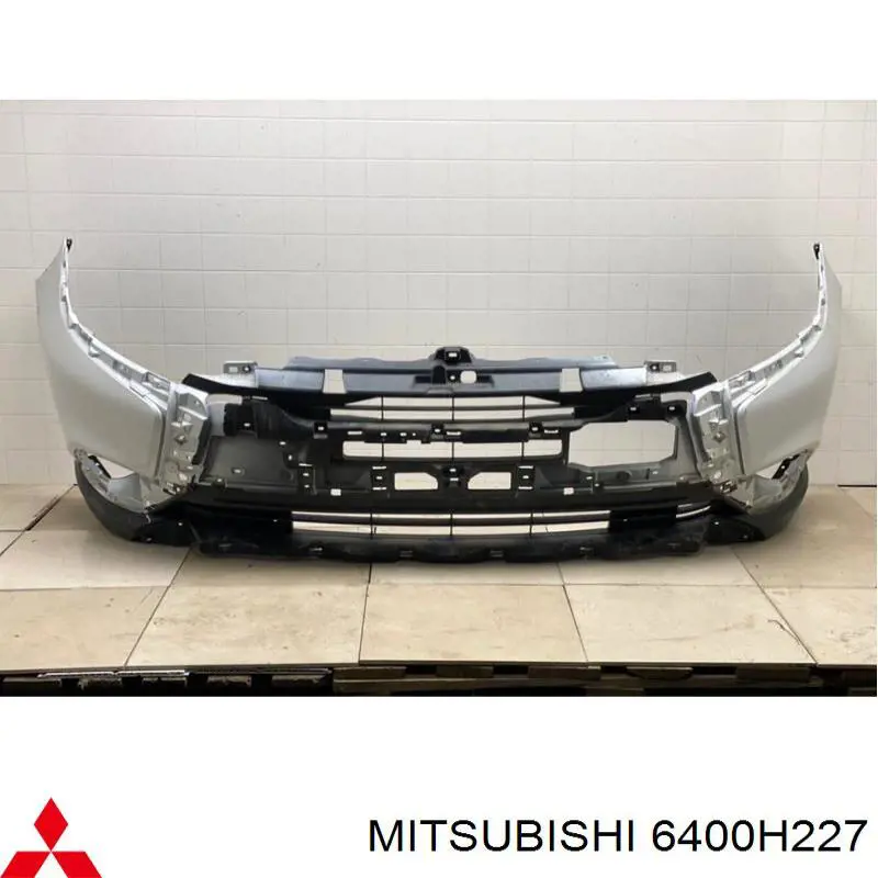 6400H227 Mitsubishi бампер передній