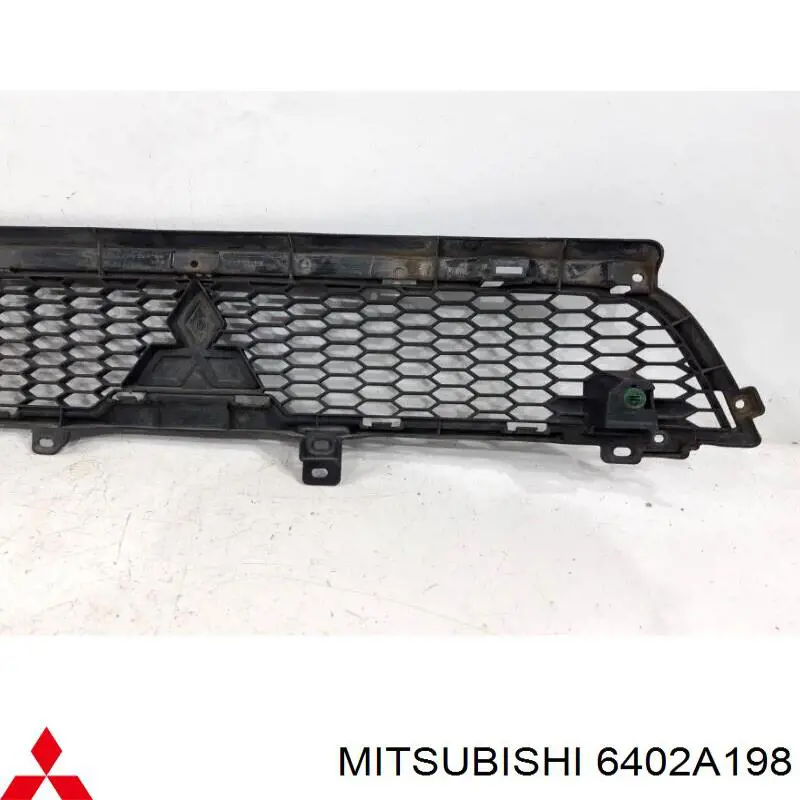 6402A198 Mitsubishi решітка переднього бампера, верхня