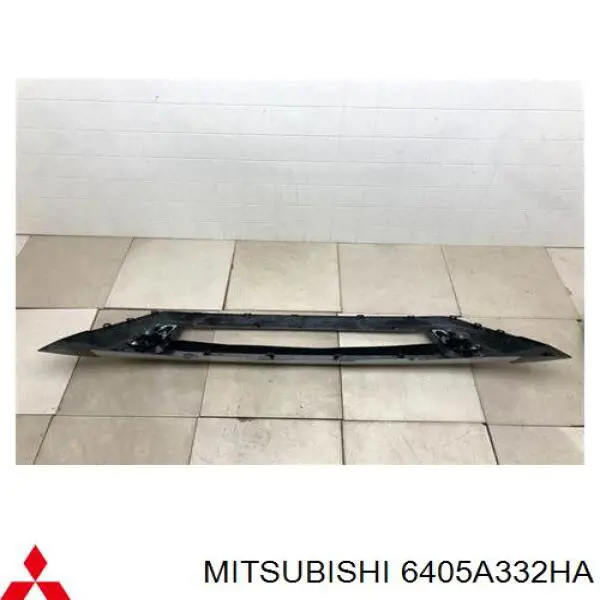 Купити 6405A332HA Mitsubishi Накладка бампера переднього