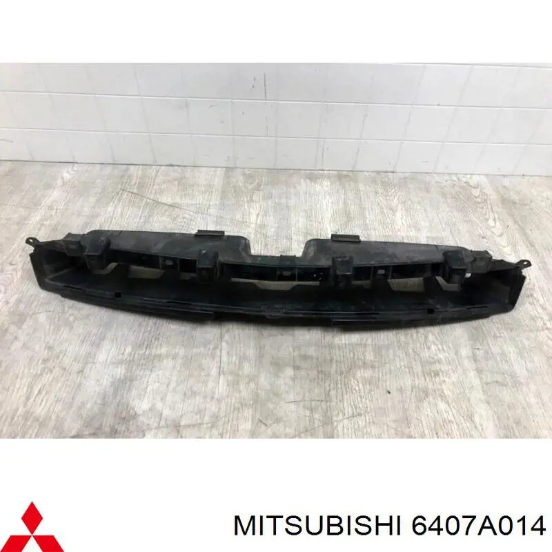 Решітка переднього бампера Mitsubishi 6407A014 ціна, від 17.74 USD