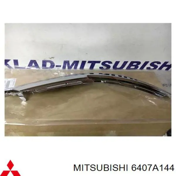 6407A144 Mitsubishi молдинг решітки переднього бампера, правий