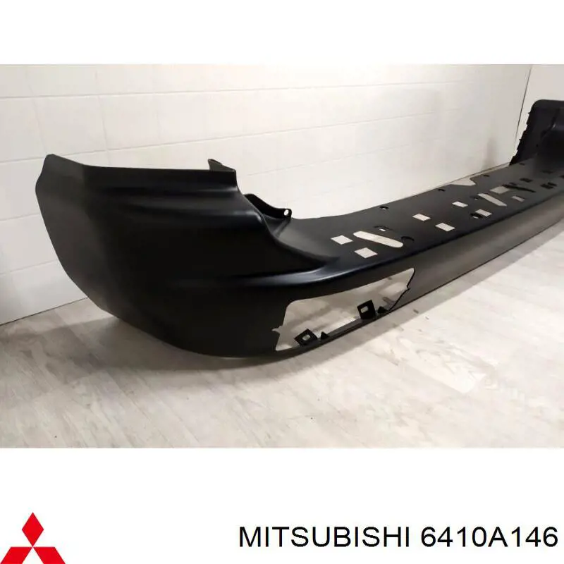 MN161868 Mitsubishi бампер задній