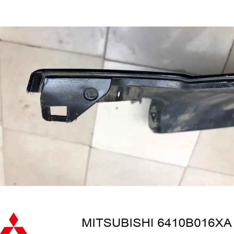 Бампер задній, права частина 6410B016XA Mitsubishi