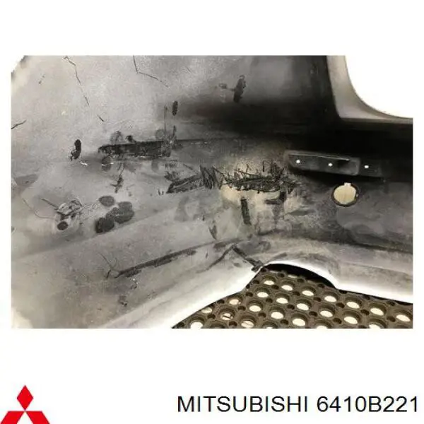 6410B172BC Mitsubishi бампер задній