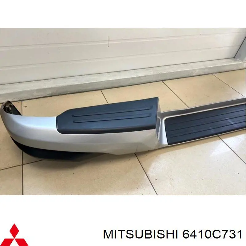 6410C731 Mitsubishi бампер передній