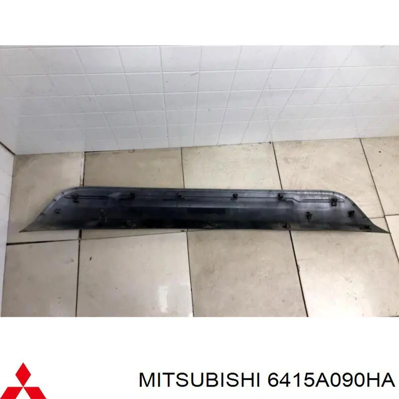Купити 6415A090HA Mitsubishi Накладка бампера заднього