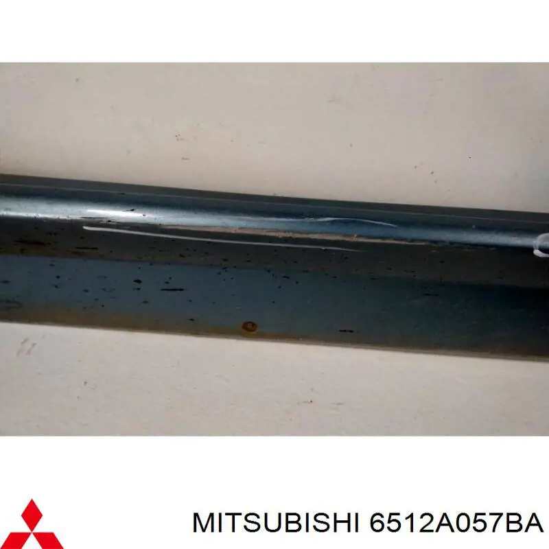 Накладка зовнішня (молдинг) порога, лівий Mitsubishi 6512A057BA ціна, від 41.19 USD