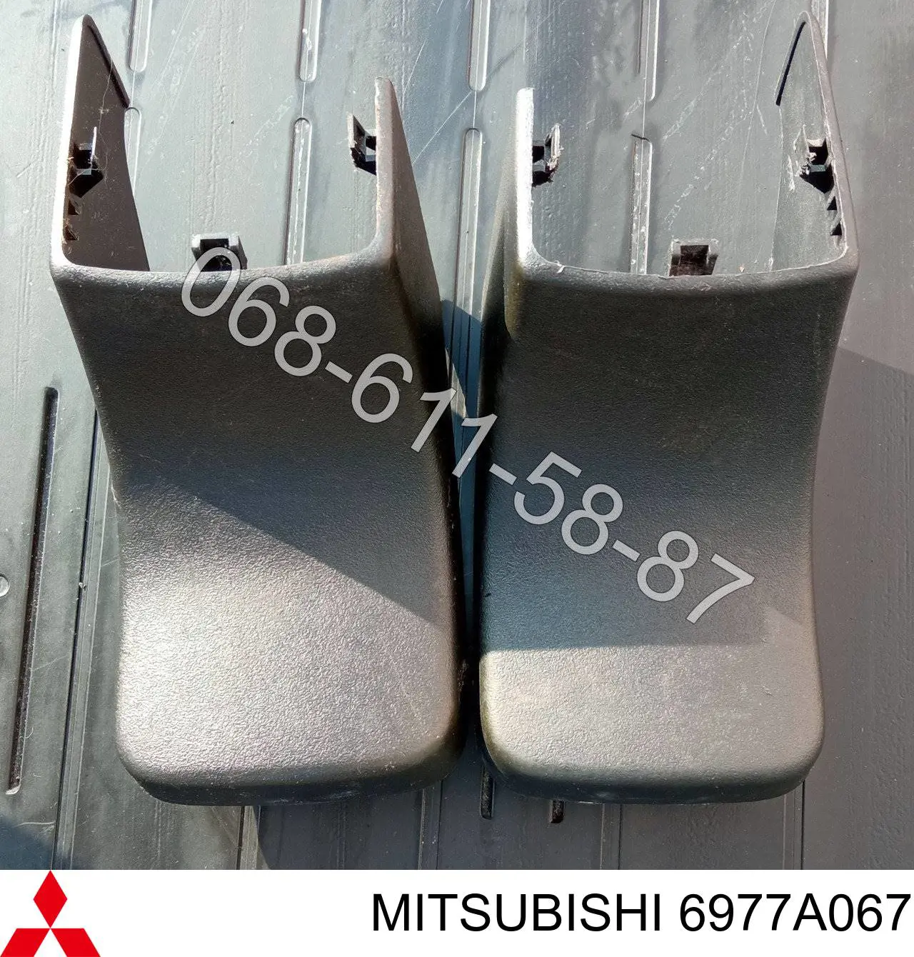 Заглушка кріплення переднього сидіння Mitsubishi ASX (GA) (Міцубісі Асх)