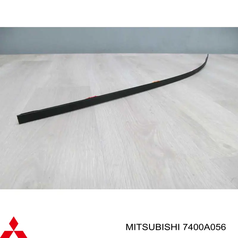 Молдинг даху, правий 7400A056 Mitsubishi