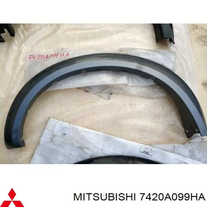 Купити 7420A031HA Mitsubishi Молдинг арки крила переднього, лівий