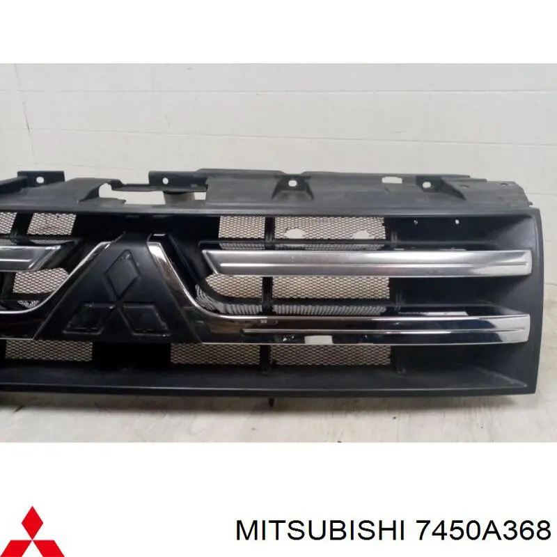 Решетка радиатора на Mitsubishi Pajero IV LONG 