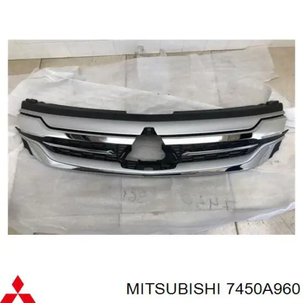 7450A960 Mitsubishi Решітка радіатора