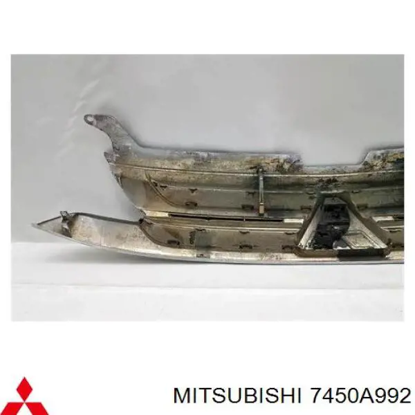 Купити 7450A992 Mitsubishi Захисна решітка радіатора