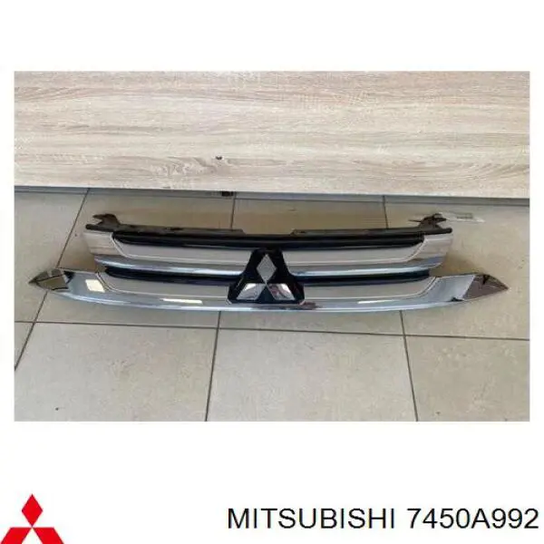Решітка радіатора 7450A992 Mitsubishi