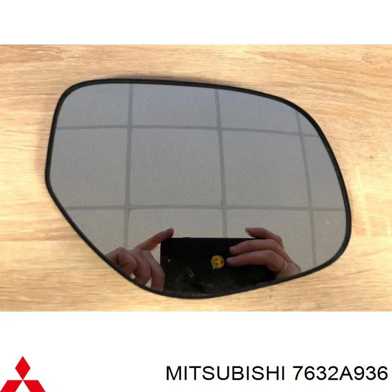 Дзеркальний елемент дзеркала заднього виду, правого Mitsubishi Grandis (NAW) (Міцубісі Грандіс)