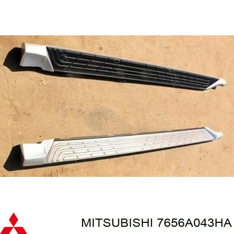  Накладка підніжки Mitsubishi Pajero 