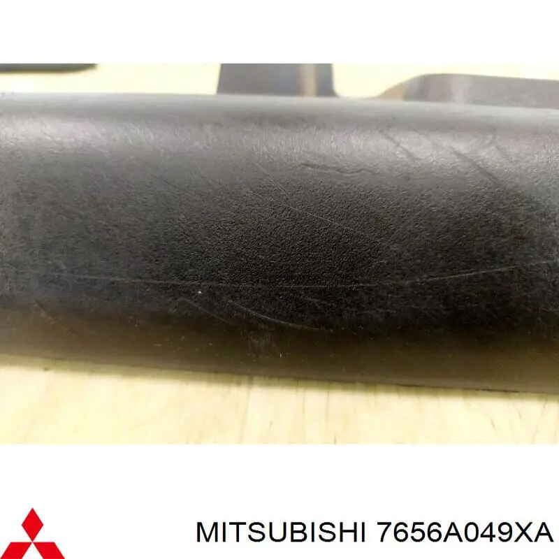 7656A049XA Mitsubishi Накладка дверного порога внутрішня, передня ліва
