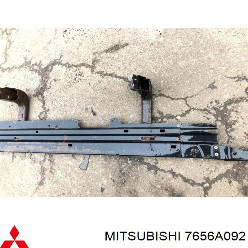 Підніжка права Mitsubishi 7656A092 ціна, від 3049.71 USD